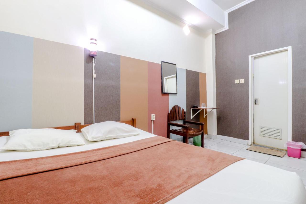 Hotel Bintang Маланг Экстерьер фото