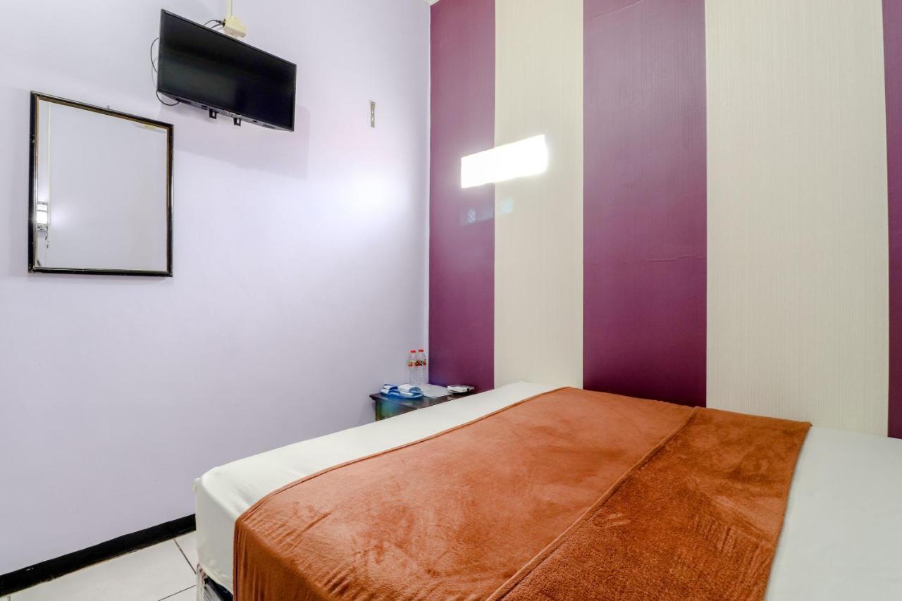Hotel Bintang Маланг Экстерьер фото