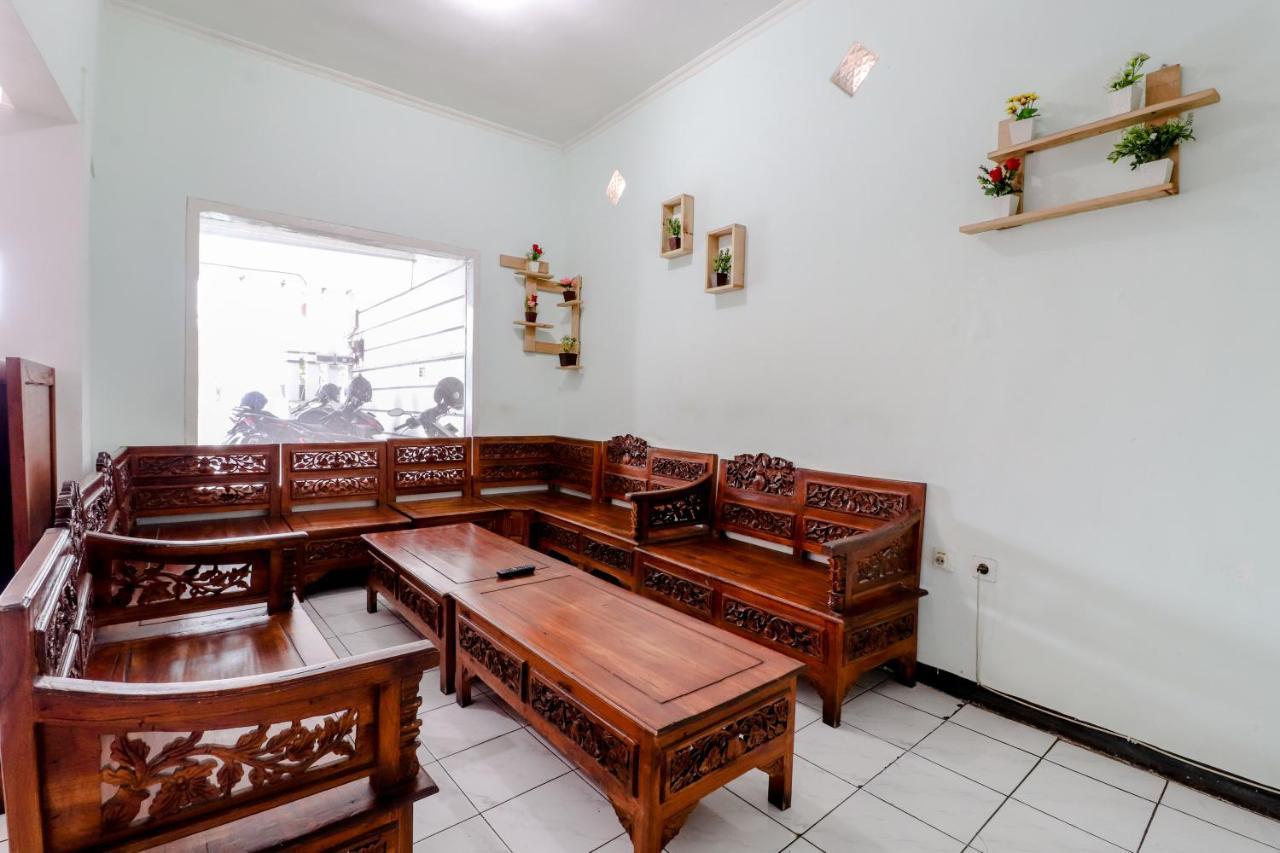 Hotel Bintang Маланг Экстерьер фото