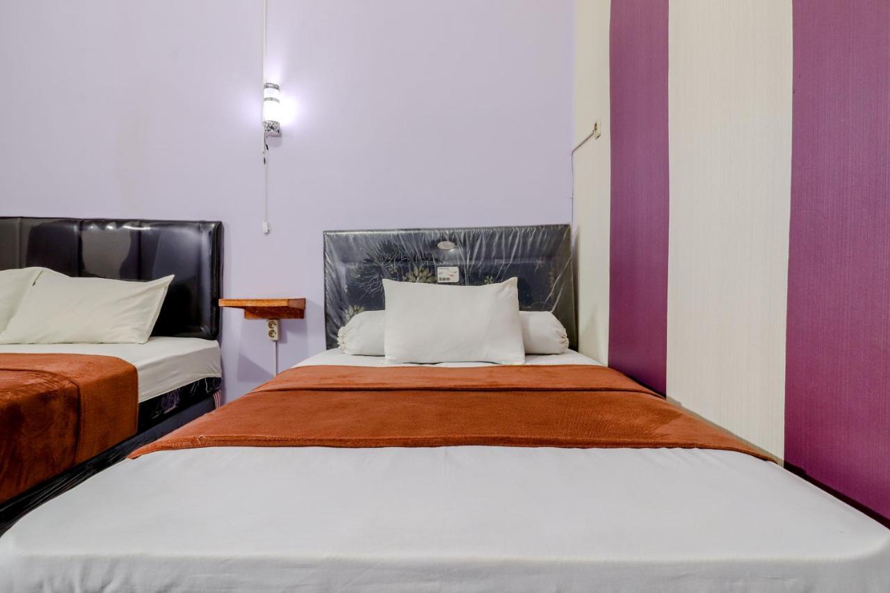 Hotel Bintang Маланг Экстерьер фото
