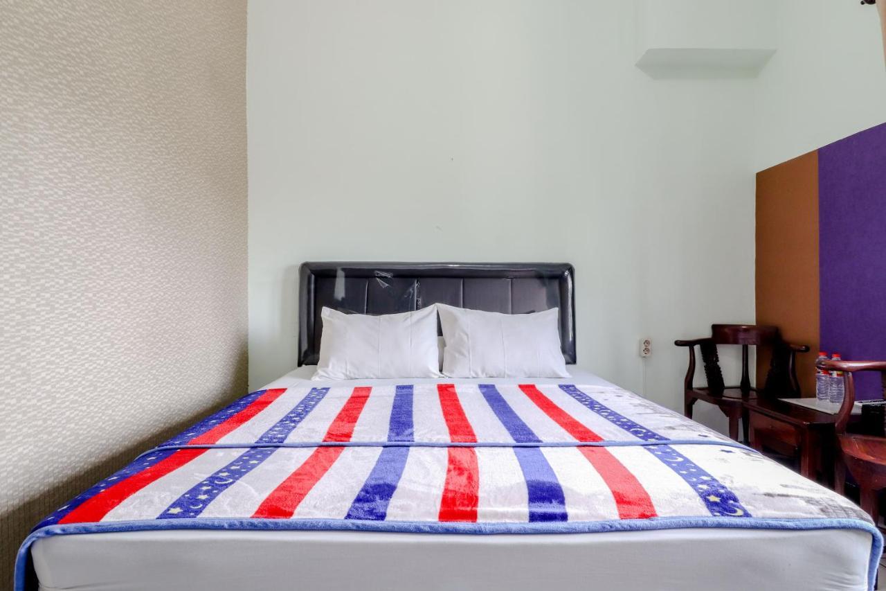 Hotel Bintang Маланг Экстерьер фото