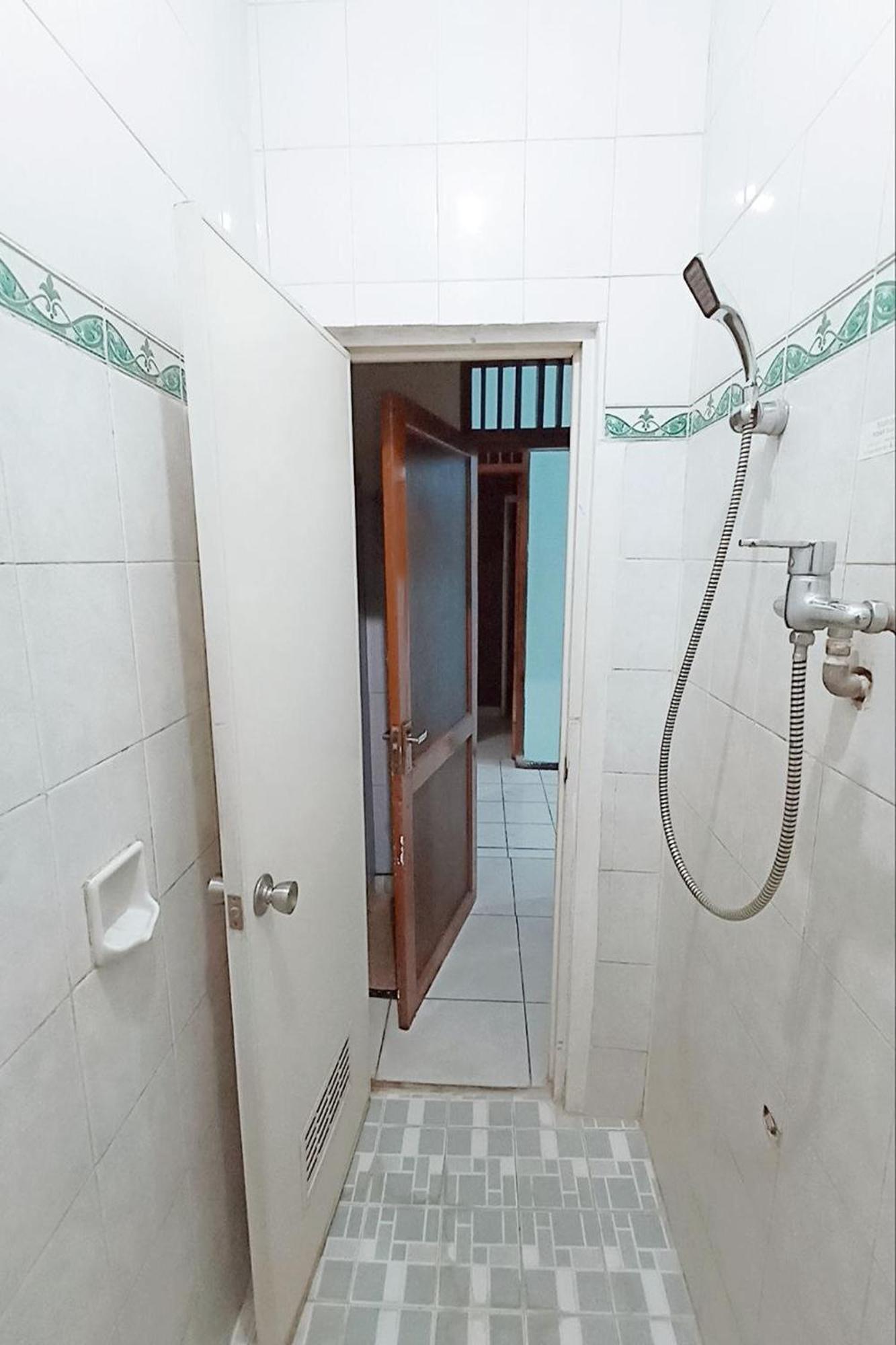 Hotel Bintang Маланг Экстерьер фото